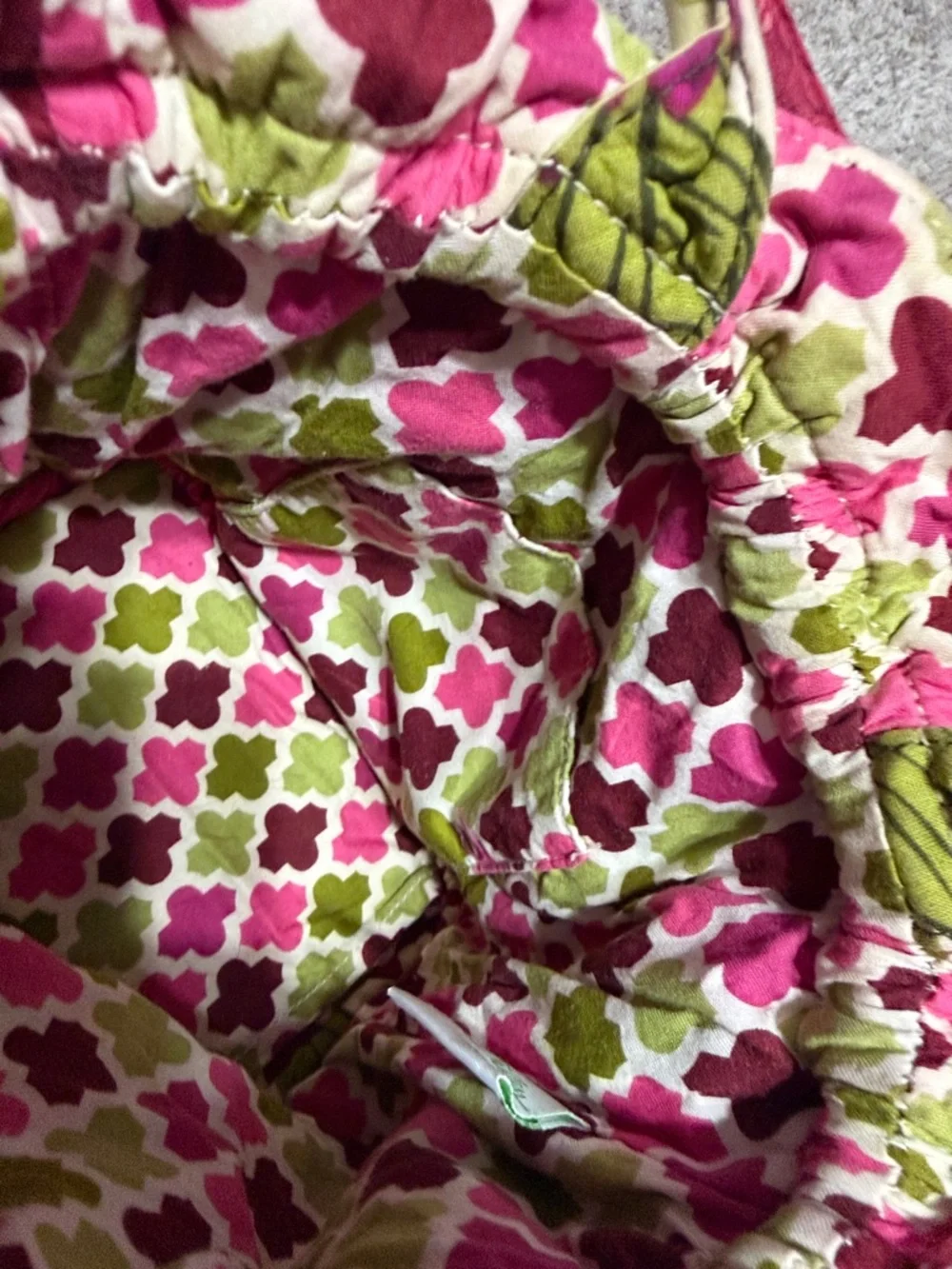 🎉HOST PICK Vera Bradley”Hello Dahlia!”Cinch Bucket Handbag-Retired Pink&Green